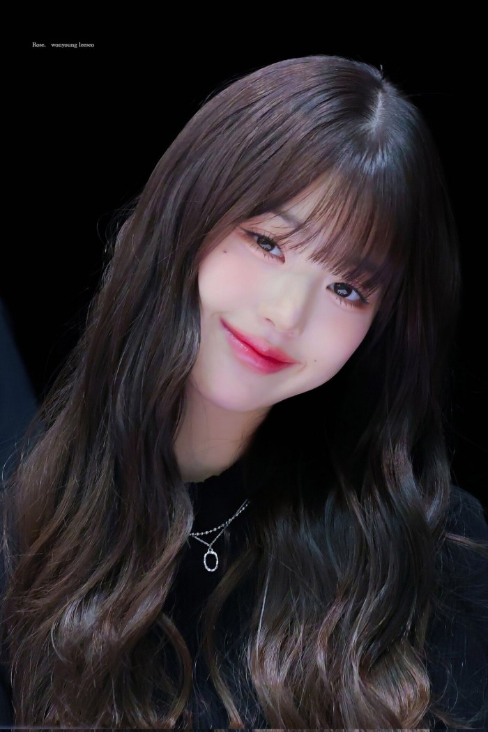 20240211_092936.jpg 어제 명절에도 근무한 장원영 팬싸인회