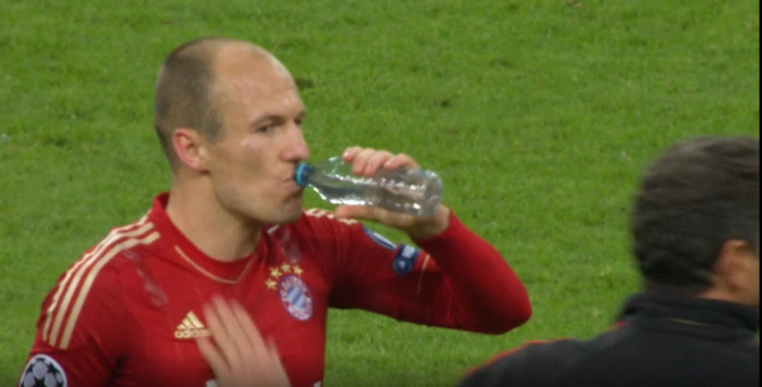 image.png 리베리가 로벤 죽빵 날렸던 사건 .jpg